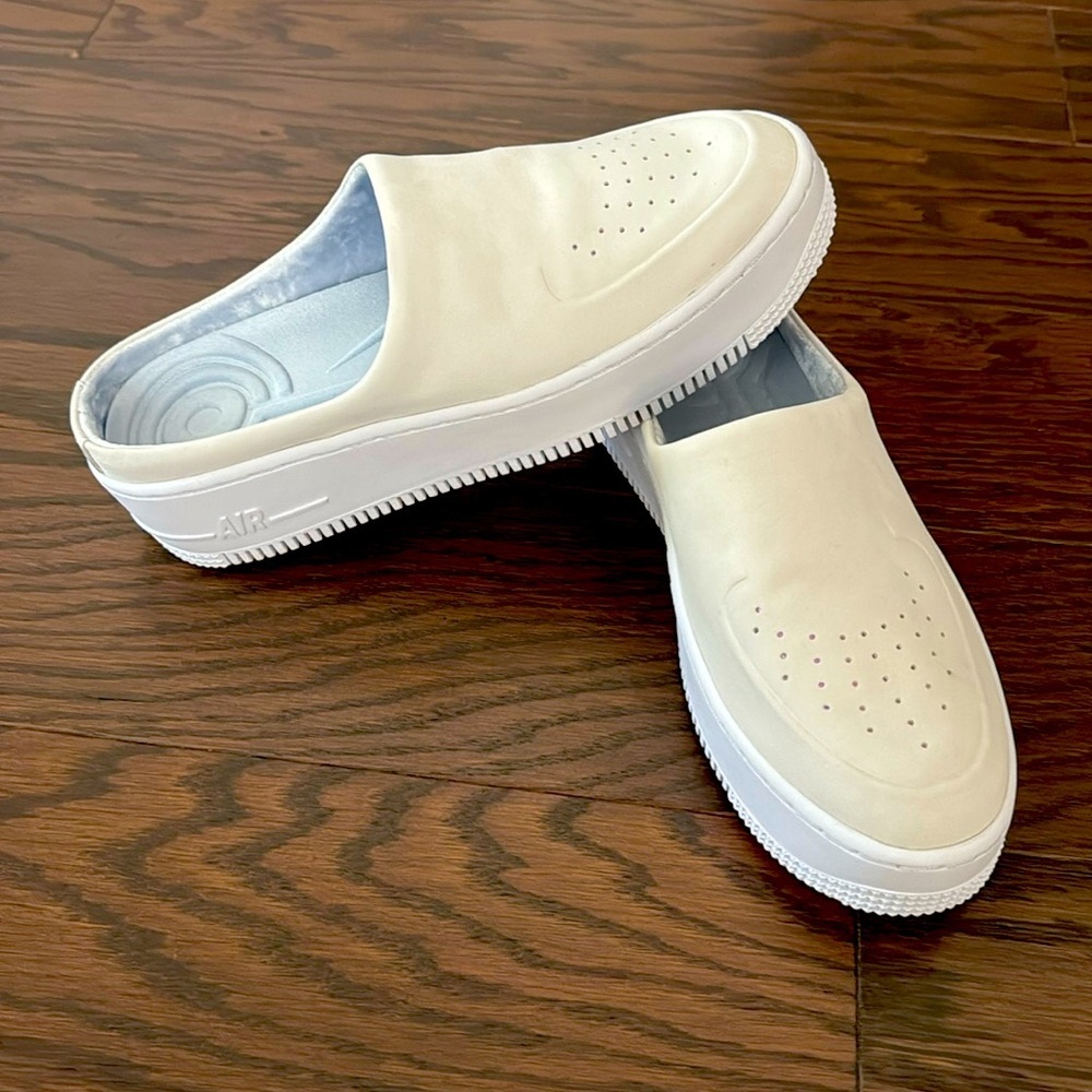 NWOT NIKE W AF1 Lover XX